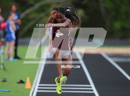 Thumbnail 2 in AAA 3A Region 7 Sr. District Meet photogallery.