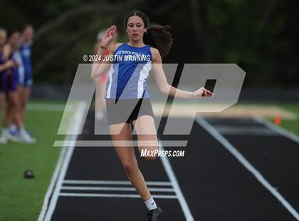 Thumbnail 3 in AAA 3A Region 7 Sr. District Meet photogallery.