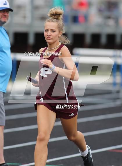 Thumbnail 1 in AAA 3A Region 7 Sr. District Meet photogallery.