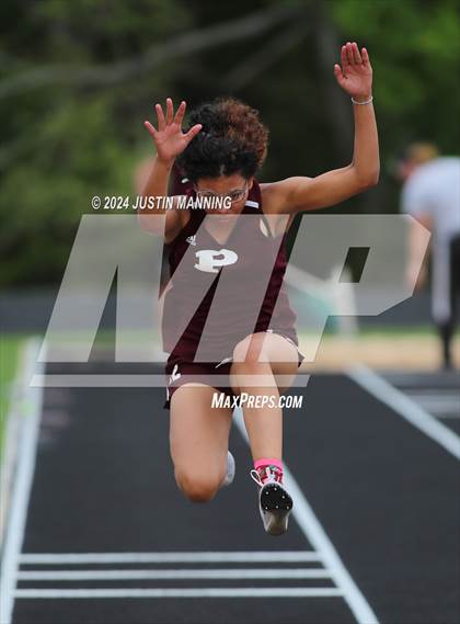 Thumbnail 1 in AAA 3A Region 7 Sr. District Meet photogallery.