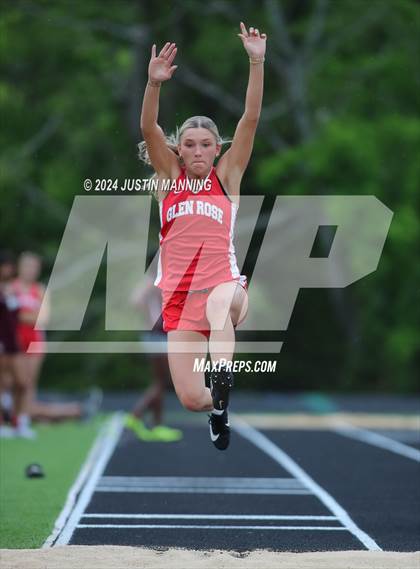 Thumbnail 2 in AAA 3A Region 7 Sr. District Meet photogallery.