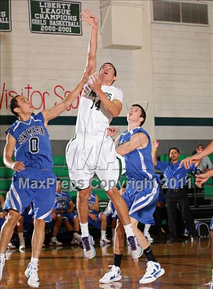 Thumbnail 1 in San Marino vs. St. Monica (Tip-Off Classic) photogallery.