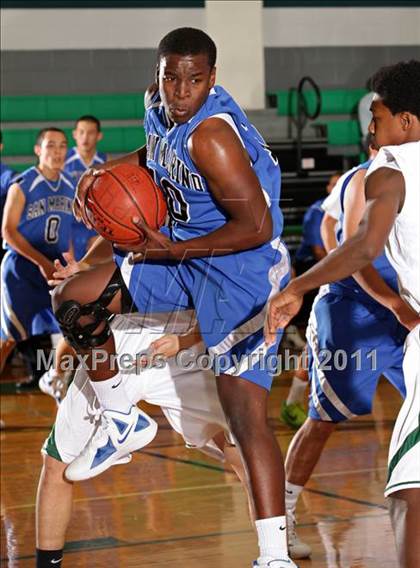 Thumbnail 3 in San Marino vs. St. Monica (Tip-Off Classic) photogallery.