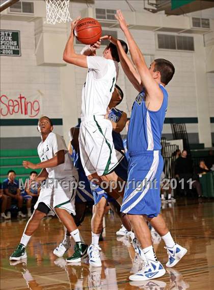 Thumbnail 1 in San Marino vs. St. Monica (Tip-Off Classic) photogallery.
