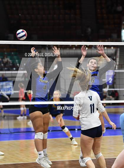 Thumbnail 2 in Valor Christian vs.Rampart  (CHSAA 5A Quarter-Final) photogallery.