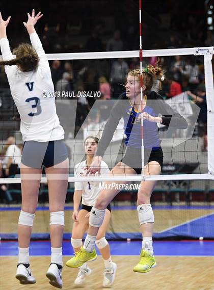 Thumbnail 3 in Valor Christian vs.Rampart  (CHSAA 5A Quarter-Final) photogallery.