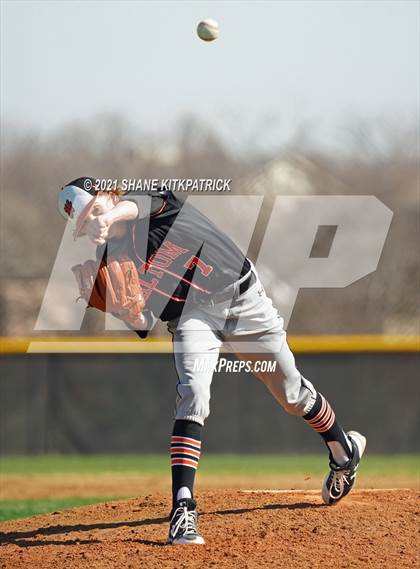 Thumbnail 2 in DeSoto vs. Haltom photogallery.