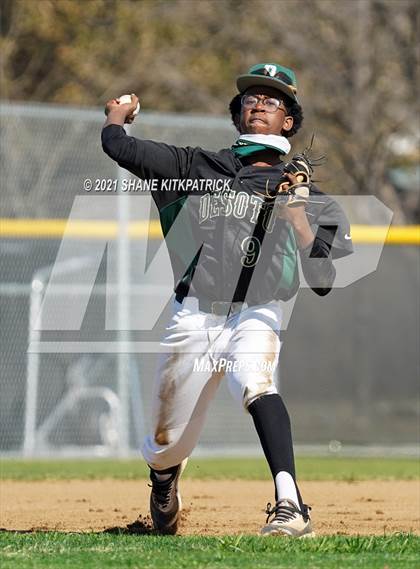 Thumbnail 2 in DeSoto vs. Haltom photogallery.
