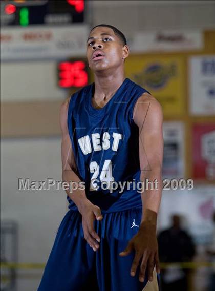 Thumbnail 3 in West @ Lincoln (Modesto Christian Holiday Hoops)  photogallery.