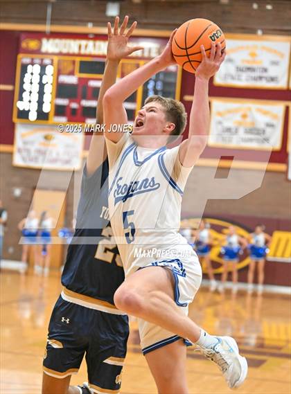 Thumbnail 2 in Valley Christian vs. Yuma Catholic (AIA Copper Semifinal) photogallery.