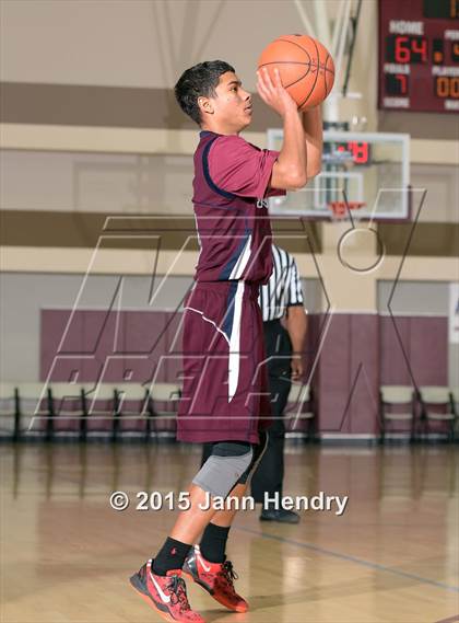Thumbnail 1 in La Quinta vs. Rancho Mirage (MaxPreps Holiday Classic) photogallery.