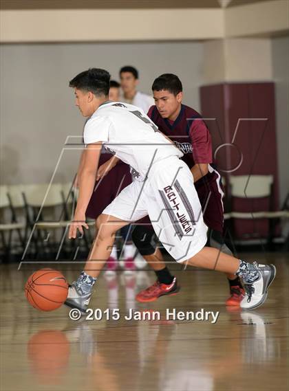 Thumbnail 3 in La Quinta vs. Rancho Mirage (MaxPreps Holiday Classic) photogallery.