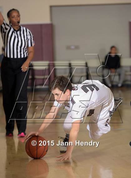 Thumbnail 3 in La Quinta vs. Rancho Mirage (MaxPreps Holiday Classic) photogallery.