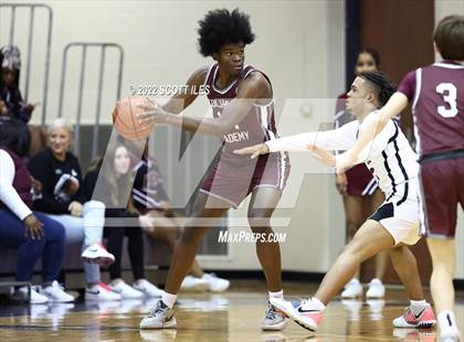 Thumbnail 3 in Columbus Academy vs. Harvest Prep (OHSAA D3 District Semifinal) photogallery.