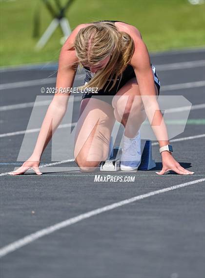 Thumbnail 3 in Lamar CISD Relays (4x200M) photogallery.