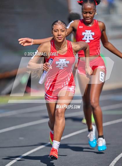 Thumbnail 2 in Lamar CISD Relays (4x200M) photogallery.