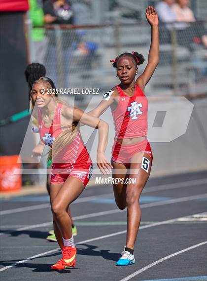 Thumbnail 1 in Lamar CISD Relays (4x200M) photogallery.