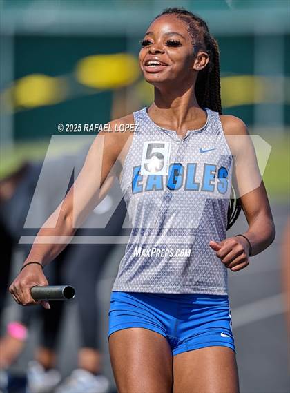 Thumbnail 1 in Lamar CISD Relays (4x200M) photogallery.