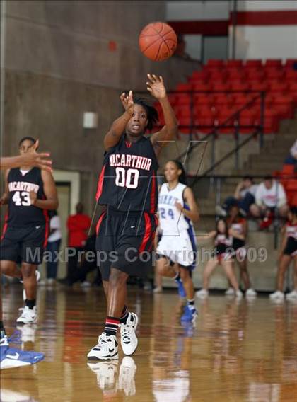Thumbnail 3 in MacArthur vs. Summit (Texas Region 1 Semifinal) photogallery.