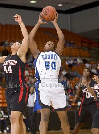 Thumbnail 2 in MacArthur vs. Summit (Texas Region 1 Semifinal) photogallery.