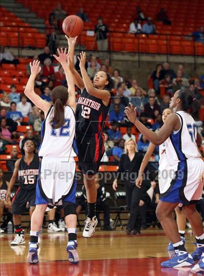 Thumbnail 1 in MacArthur vs. Summit (Texas Region 1 Semifinal) photogallery.