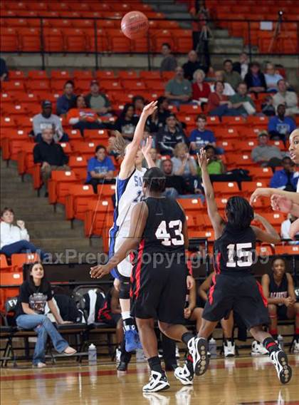 Thumbnail 2 in MacArthur vs. Summit (Texas Region 1 Semifinal) photogallery.