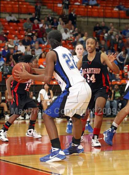 Thumbnail 2 in MacArthur vs. Summit (Texas Region 1 Semifinal) photogallery.