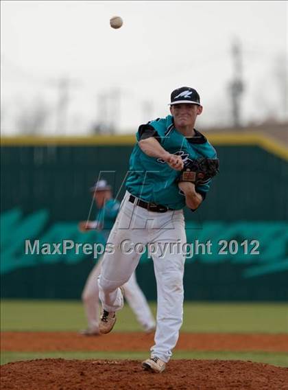 Thumbnail 3 in Pasadena Memorial vs Westbrook (Pasadena Memorial Tournament) photogallery.