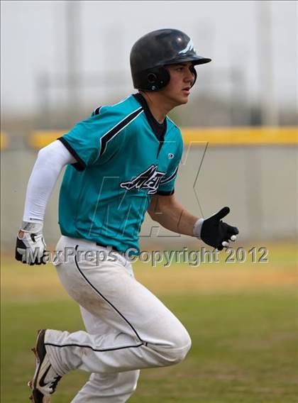 Thumbnail 2 in Pasadena Memorial vs Westbrook (Pasadena Memorial Tournament) photogallery.