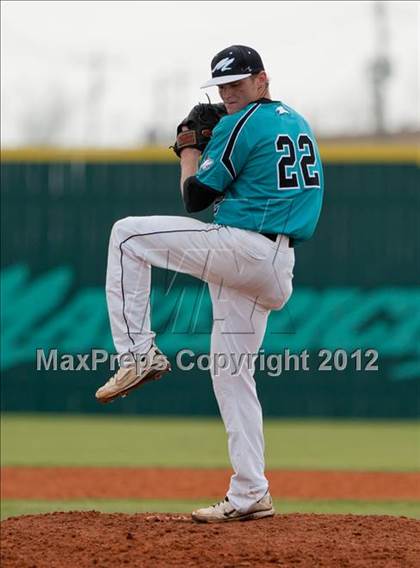 Thumbnail 3 in Pasadena Memorial vs Westbrook (Pasadena Memorial Tournament) photogallery.