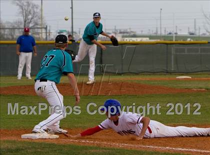 Thumbnail 3 in Pasadena Memorial vs Westbrook (Pasadena Memorial Tournament) photogallery.