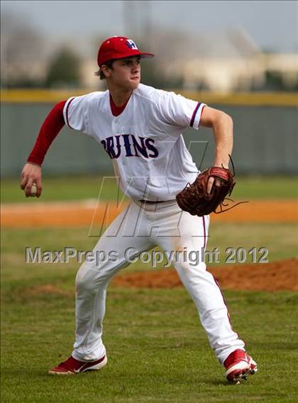 Thumbnail 2 in Pasadena Memorial vs Westbrook (Pasadena Memorial Tournament) photogallery.