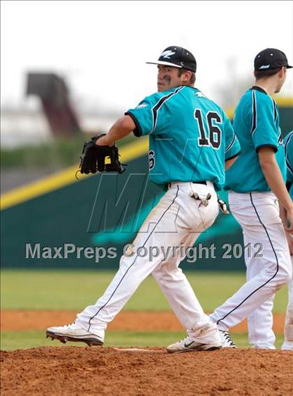 Thumbnail 2 in Pasadena Memorial vs Westbrook (Pasadena Memorial Tournament) photogallery.