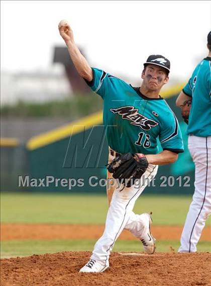 Thumbnail 3 in Pasadena Memorial vs Westbrook (Pasadena Memorial Tournament) photogallery.