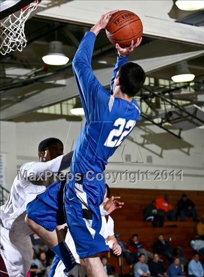 Thumbnail 3 in Salesian vs Scarsdale (Queen City Classic) photogallery.