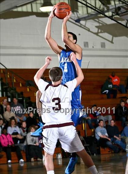 Thumbnail 2 in Salesian vs Scarsdale (Queen City Classic) photogallery.