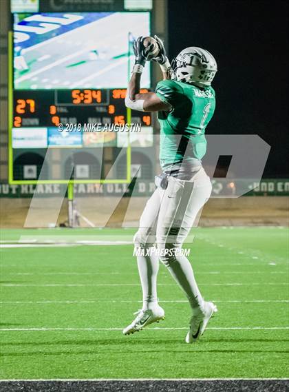 Thumbnail 3 in Centennial vs. Reedy (UIL 5A DII Regional Playoff) photogallery.