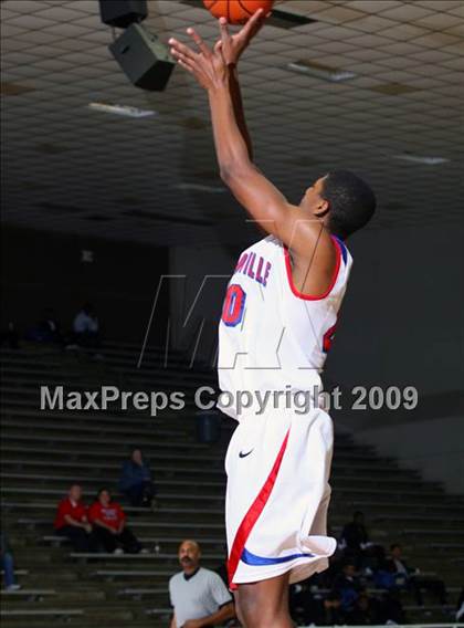 Thumbnail 3 in Dickinson vs. Duncanville (McDonalds Texas Invitational) photogallery.