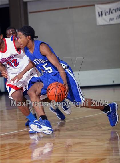 Thumbnail 2 in Dickinson vs. Duncanville (McDonalds Texas Invitational) photogallery.