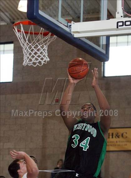 Thumbnail 2 in Kentwood vs Los Osos (Mission Prep Christmas Classic) photogallery.