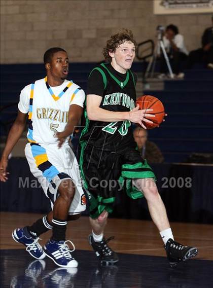 Thumbnail 2 in Kentwood vs Los Osos (Mission Prep Christmas Classic) photogallery.
