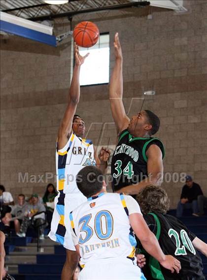 Thumbnail 1 in Kentwood vs Los Osos (Mission Prep Christmas Classic) photogallery.