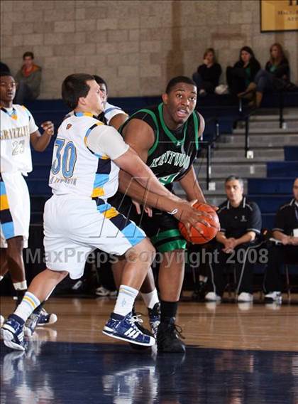 Thumbnail 1 in Kentwood vs Los Osos (Mission Prep Christmas Classic) photogallery.