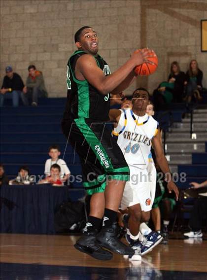Thumbnail 2 in Kentwood vs Los Osos (Mission Prep Christmas Classic) photogallery.