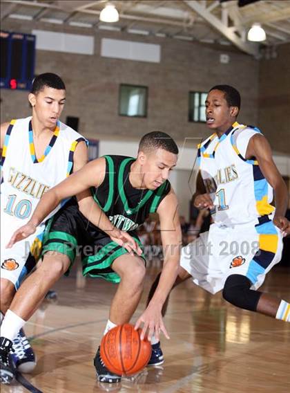 Thumbnail 3 in Kentwood vs Los Osos (Mission Prep Christmas Classic) photogallery.