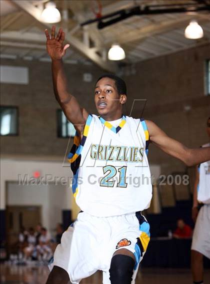 Thumbnail 1 in Kentwood vs Los Osos (Mission Prep Christmas Classic) photogallery.
