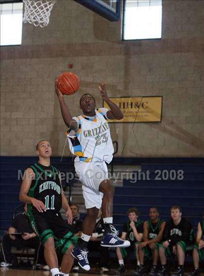 Thumbnail 1 in Kentwood vs Los Osos (Mission Prep Christmas Classic) photogallery.