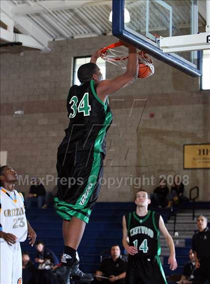 Thumbnail 1 in Kentwood vs Los Osos (Mission Prep Christmas Classic) photogallery.