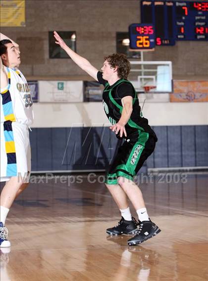 Thumbnail 2 in Kentwood vs Los Osos (Mission Prep Christmas Classic) photogallery.