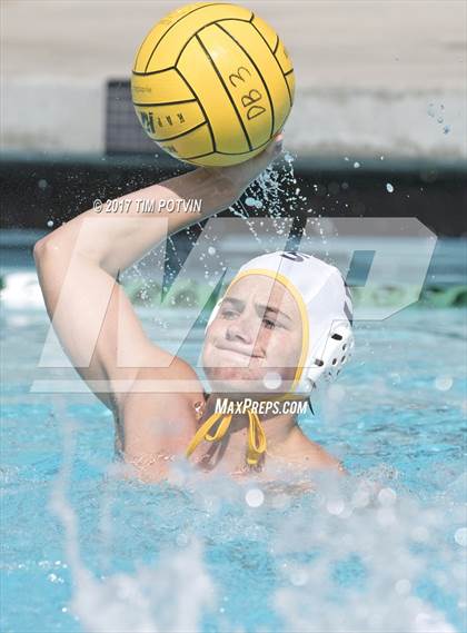 Thumbnail 1 in La Quinta vs Ayala photogallery.